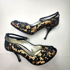 🌸Dolce & Gabbana Elegant Black and Gold Lace Heels‎